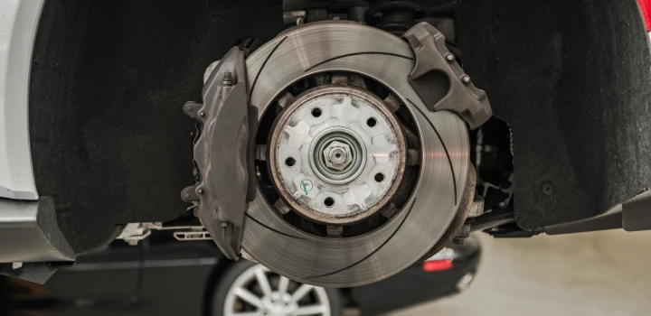 Car Brake Service workshop in Abu Dhabi
