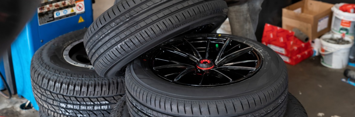 What to Expect from Top Tyre Shops: Service Excellence and Competitive Pricing